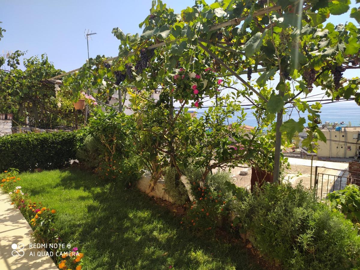 Brb Rooms Himare Esterno foto