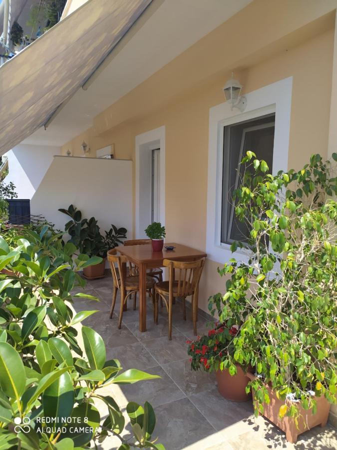Brb Rooms Himare Esterno foto