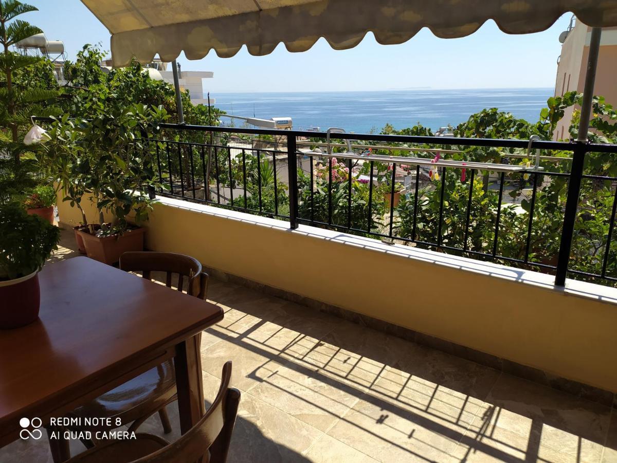 Brb Rooms Himare Esterno foto