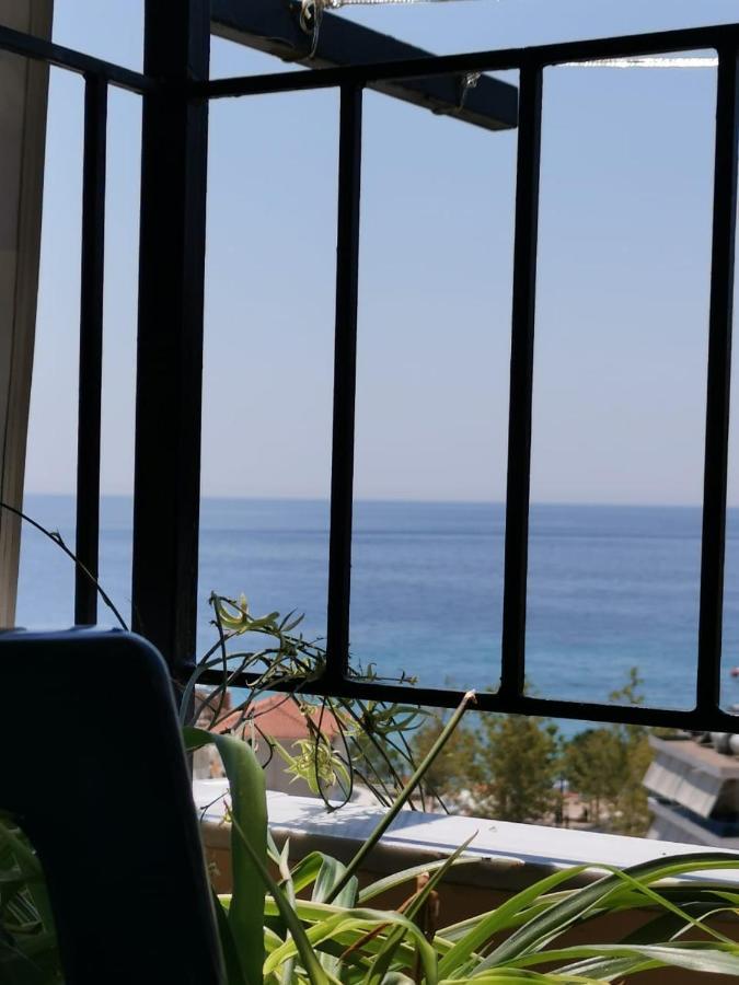 Brb Rooms Himare Esterno foto