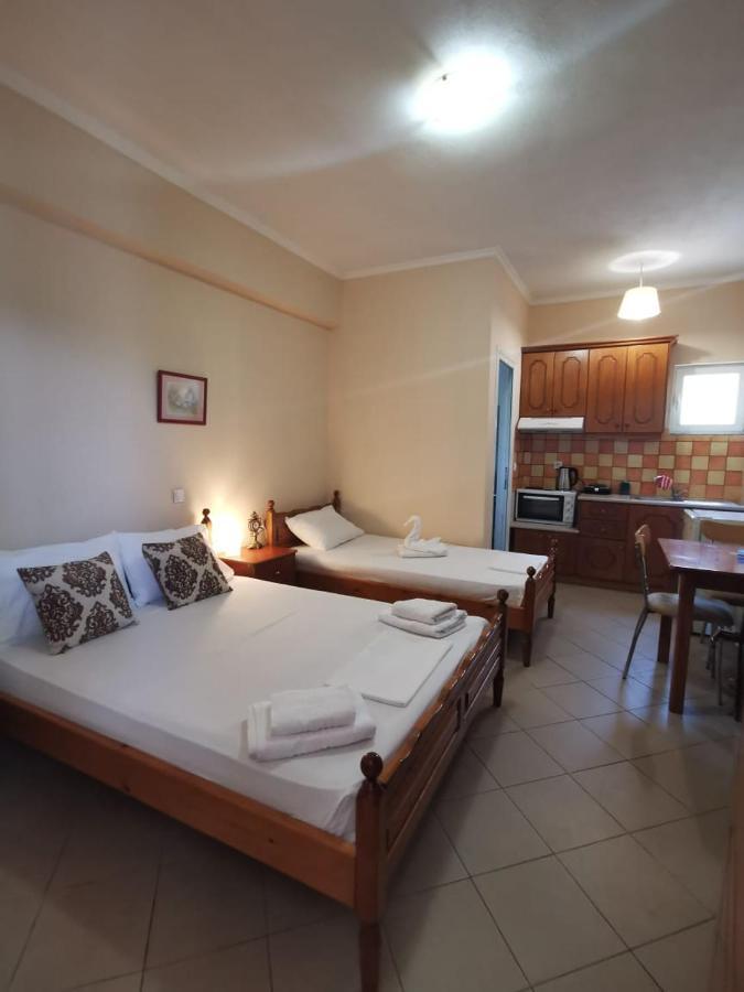 Brb Rooms Himare Esterno foto