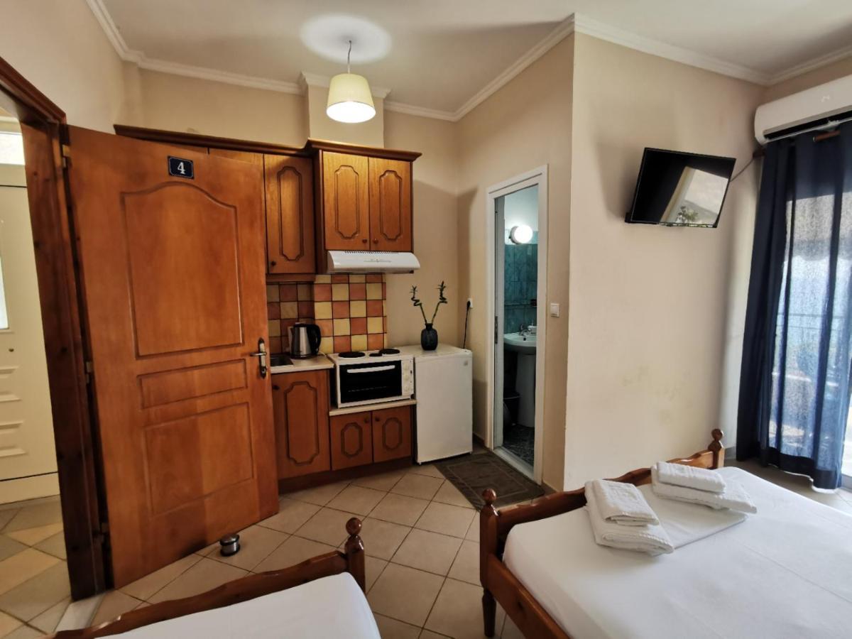 Brb Rooms Himare Esterno foto