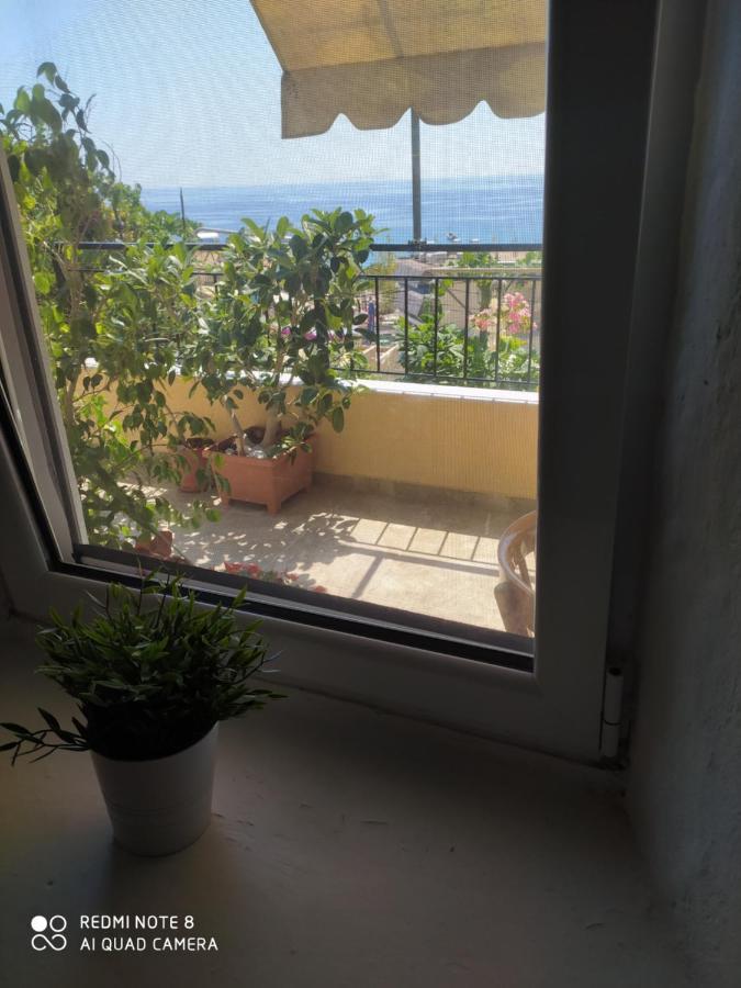 Brb Rooms Himare Esterno foto