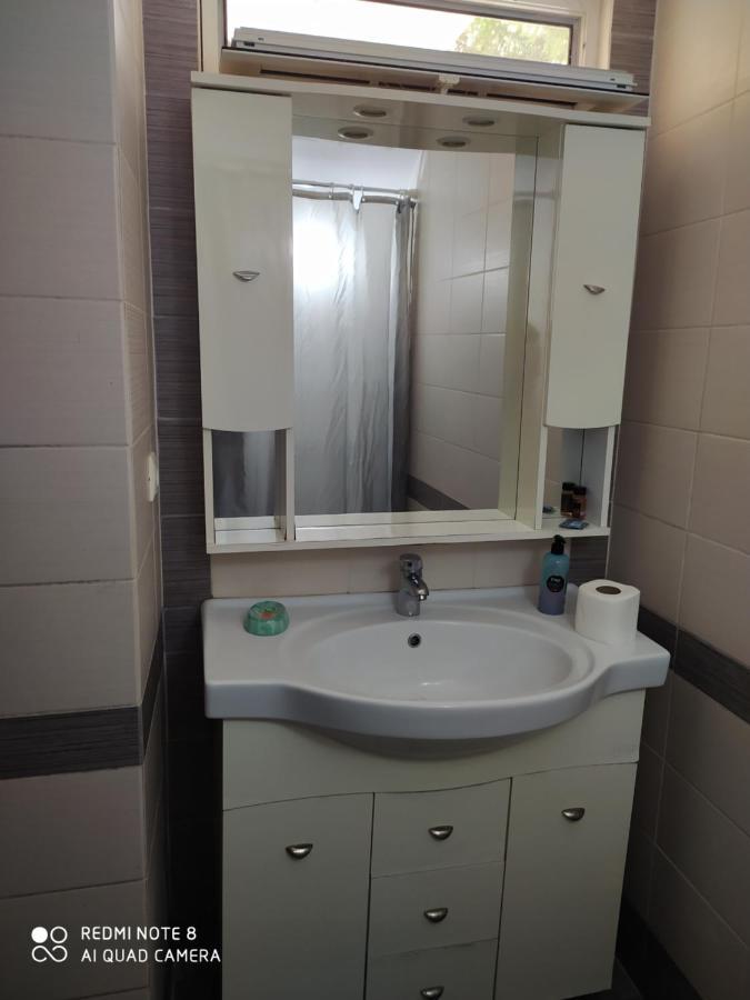 Brb Rooms Himare Esterno foto