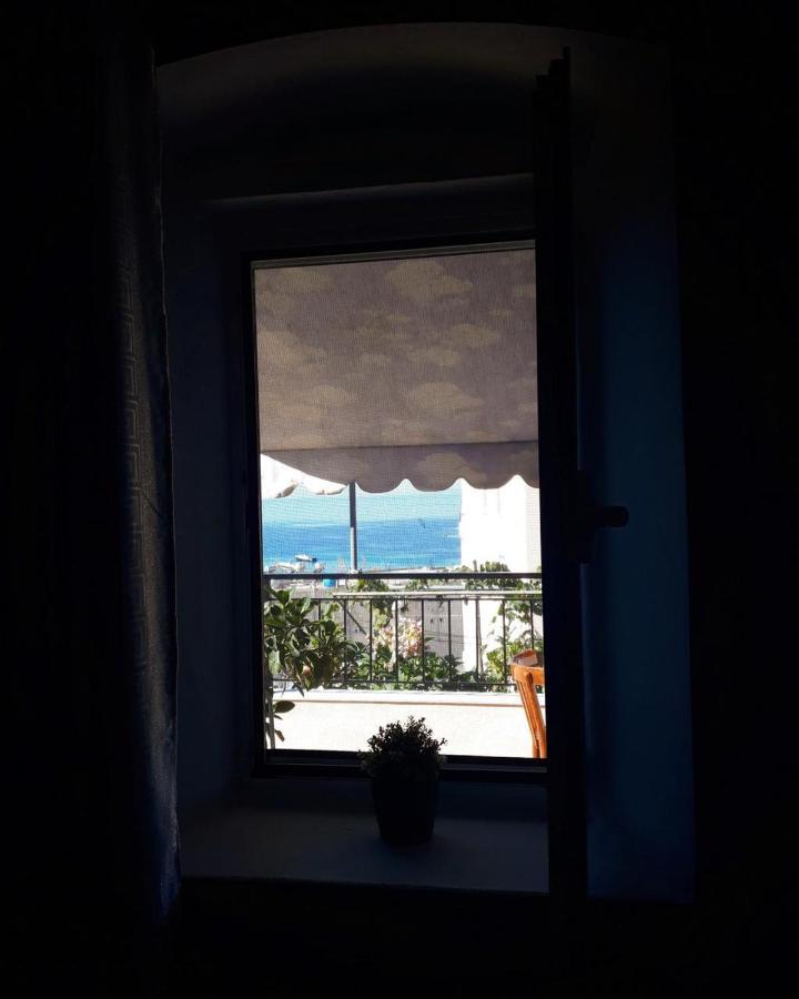 Brb Rooms Himare Esterno foto