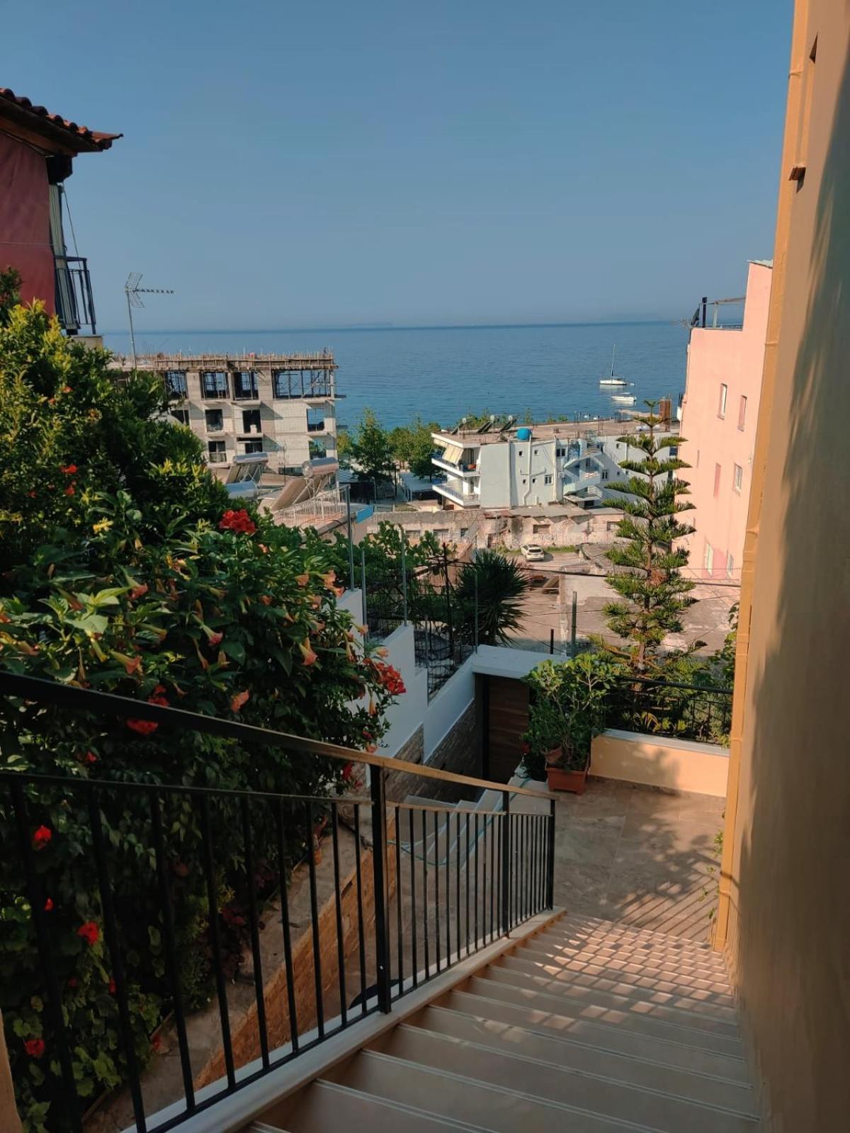 Brb Rooms Himare Esterno foto