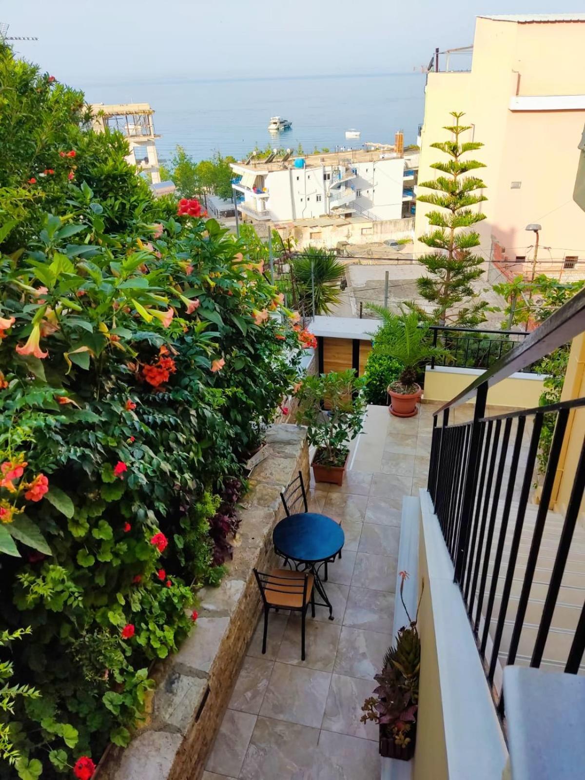 Brb Rooms Himare Esterno foto