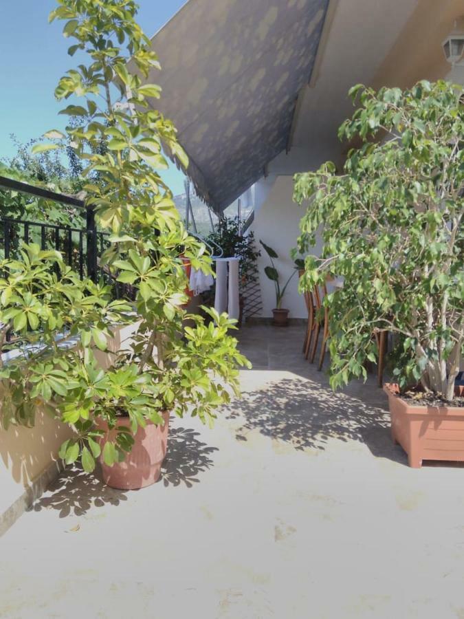 Brb Rooms Himare Esterno foto