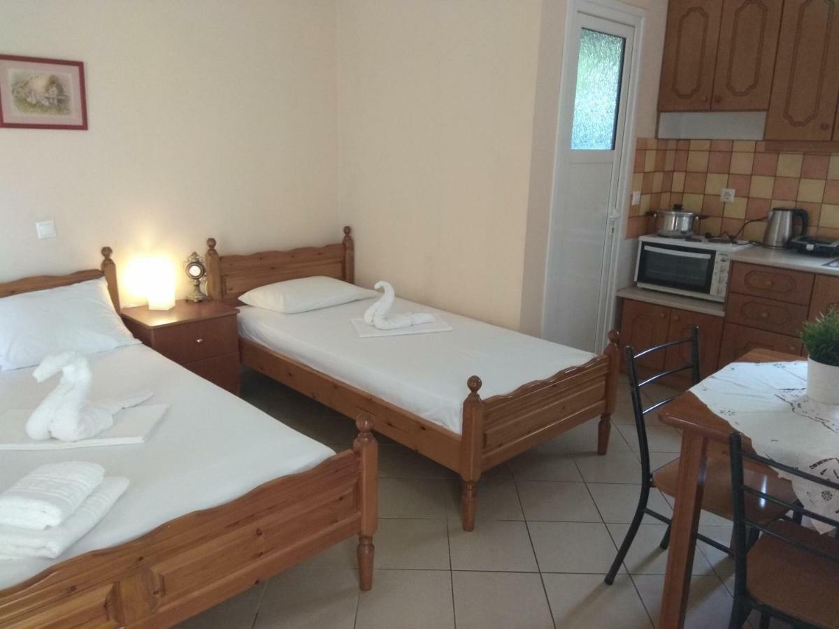 Brb Rooms Himare Esterno foto