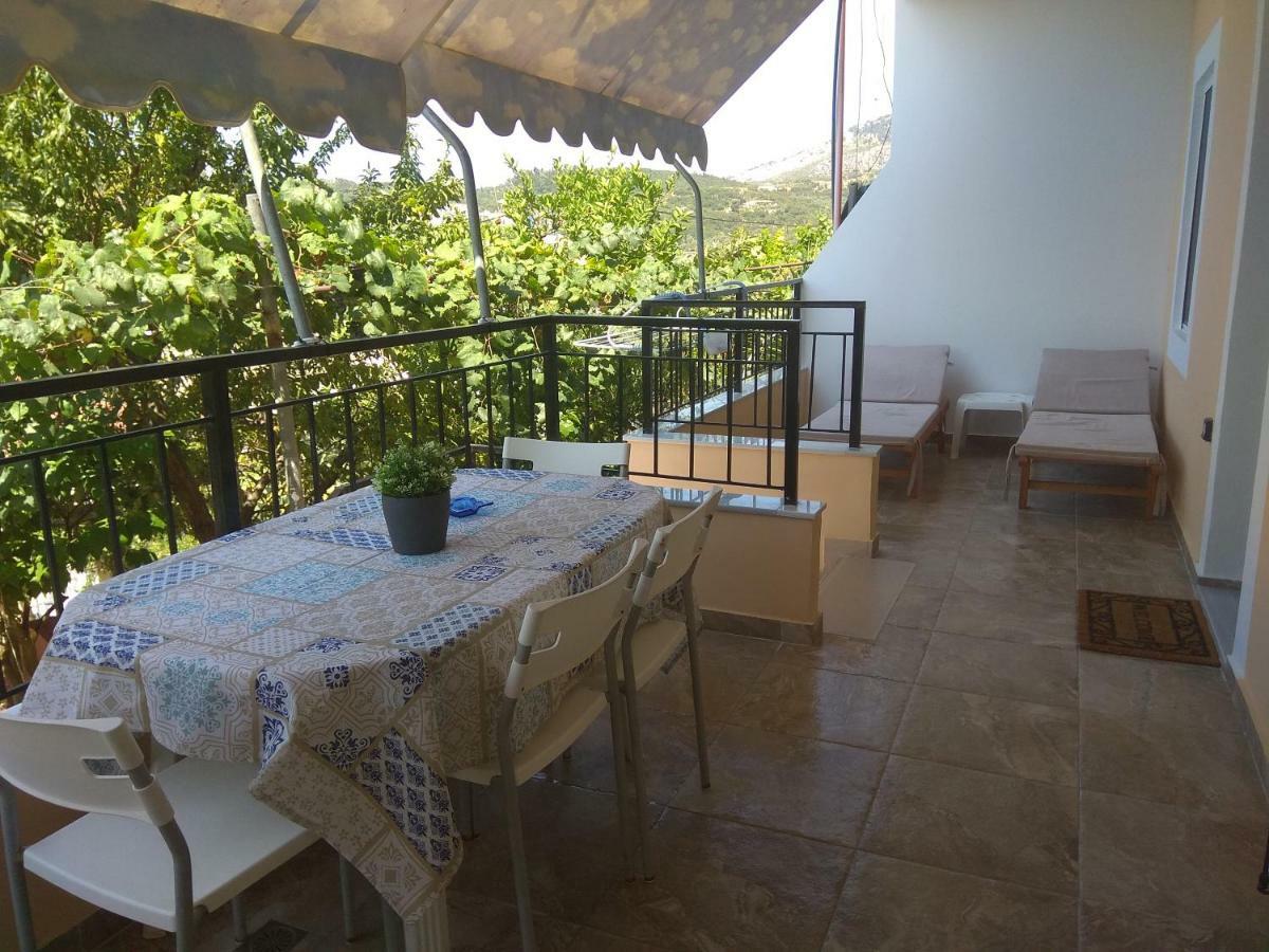 Brb Rooms Himare Esterno foto